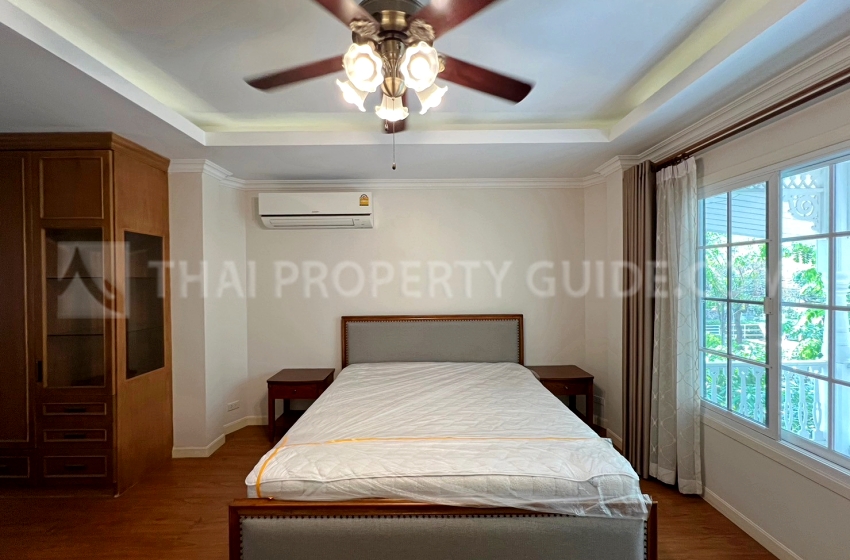 Townhouse in Sukhumvit 